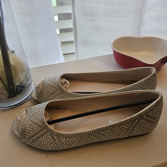 De Blossom Collection Glittering Silver Flats - Picture 6 of 16